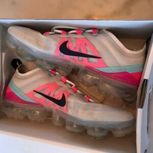 Nike Air VaporMax Flyknit Sneakers